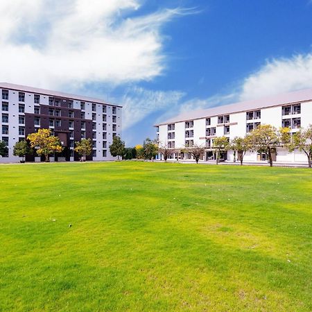 Creston Grand Hotel Suphan Buri Buitenkant foto