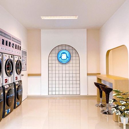 Creston Grand Hotel Suphan Buri Buitenkant foto