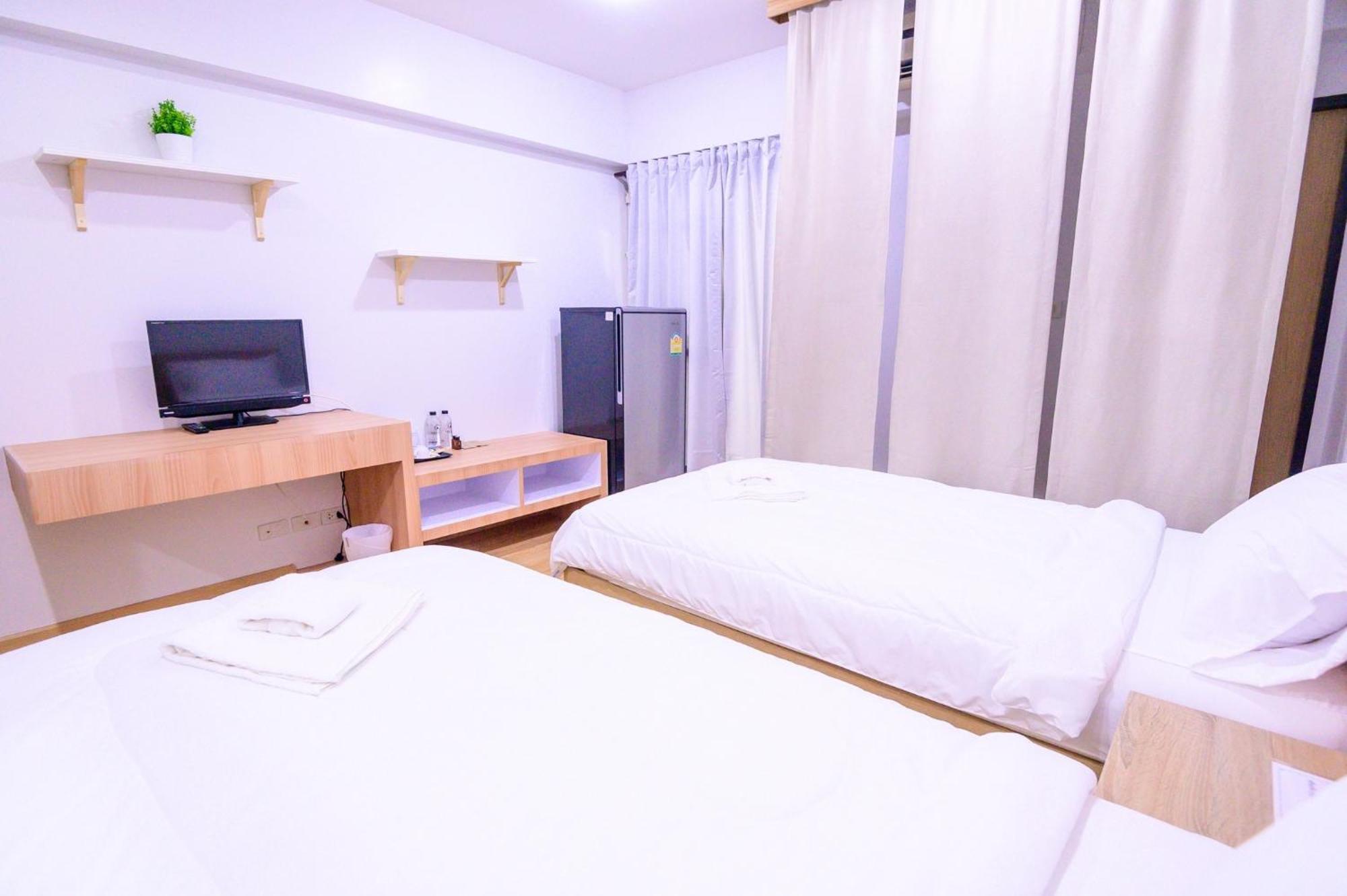Creston Grand Hotel Suphan Buri Buitenkant foto