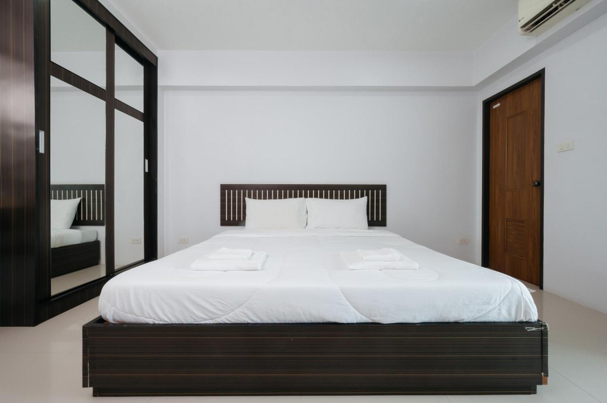 Creston Grand Hotel Suphan Buri Buitenkant foto