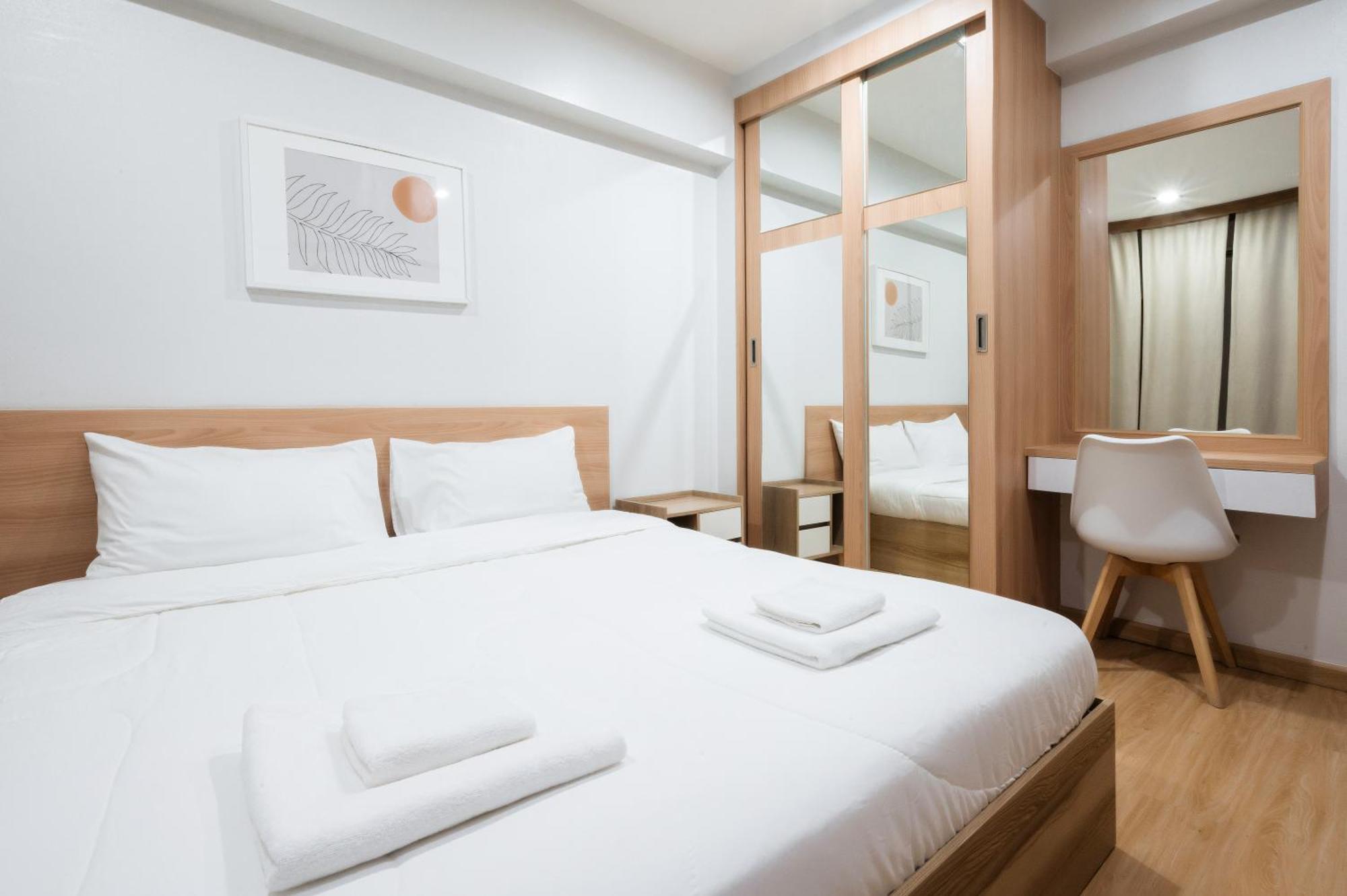 Creston Grand Hotel Suphan Buri Buitenkant foto